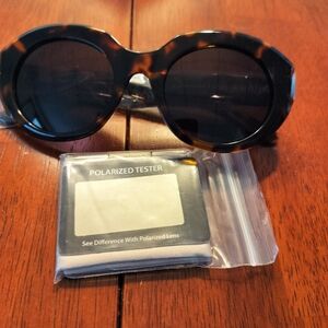 Moss Romano Sunglasses, Brown J. Onassis Style NWT